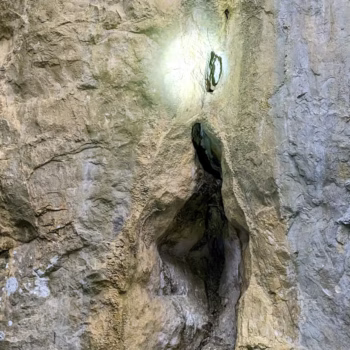Amboni Caves